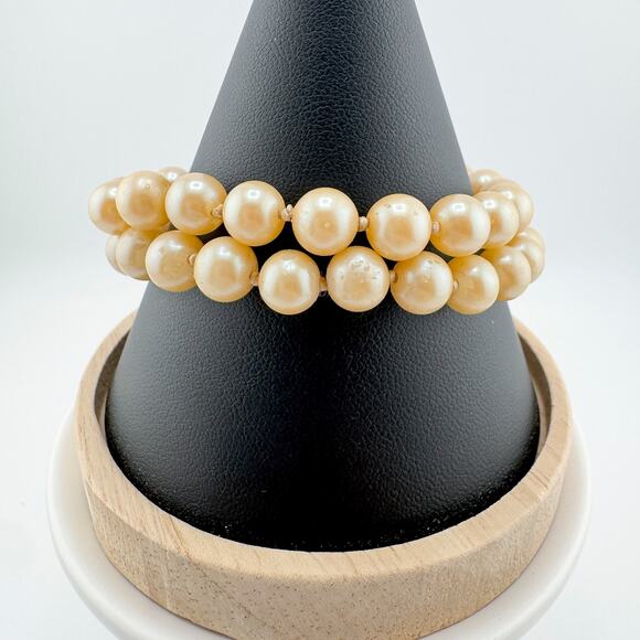 Vintage Double Strand Faux Pearl Bracelet Gold-Tone Starburst Clasp Timeless - Picture 7 of 8